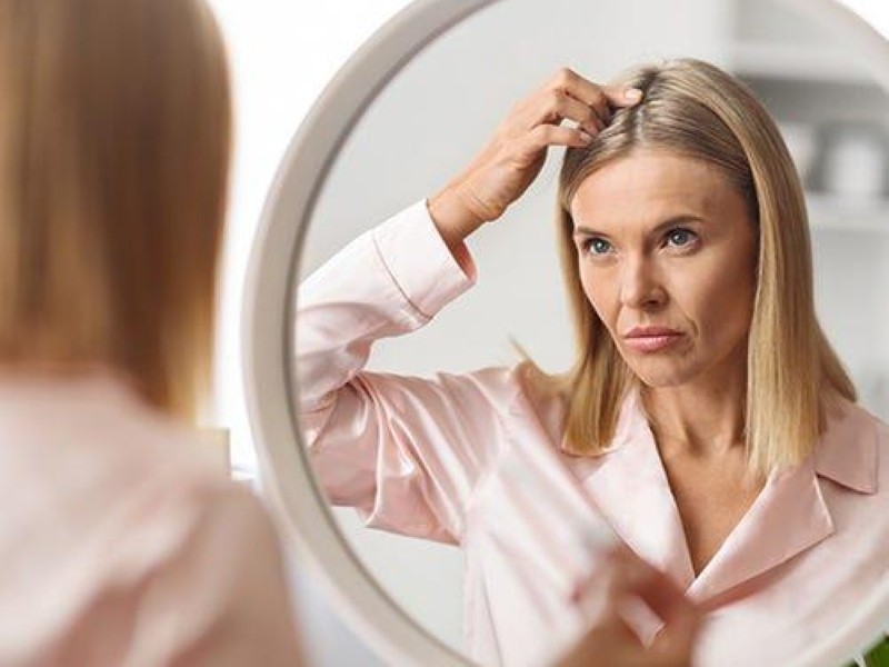 Caduta dei capelli in menopausa